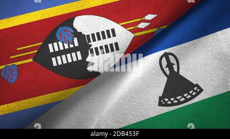 ESwatini Swaziland et Lesotho deux drapeaux tissu textile, texture de tissu Banque D'Images
