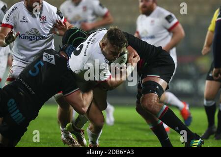 Parme, Italie. parme 2020, Italie, Sergio Lanfranchise Stadium, 16 novembre 2020, Ian Madigan (Ulster) porte le ballon pendant Zebre Rugby vs Ulster Rugby - Rugby Guinness Pro 14 Match - Credit: LM/Massimiliano Carnabuci Credit: Massimiliano Carnabuci/LPS/ZUMA Wire/Alay Live News Banque D'Images