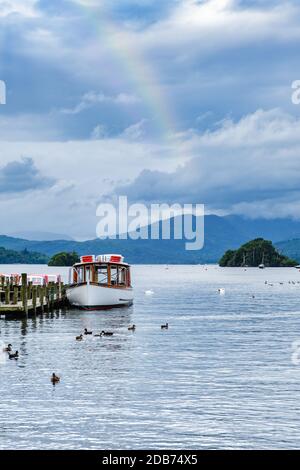 Arc-en-ciel au-dessus du lac Windermere sur le magnifique Lake District in Angleterre Banque D'Images