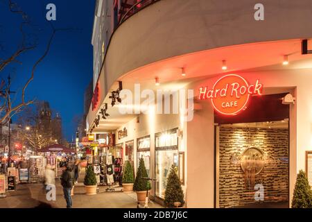 Extérieur du Hard Rock Cafe de nuit, Berlin Allemagne Banque D'Images