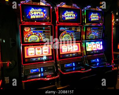 L'île Half Moon Cay, Bahamas - décembre 4, 2019 : l'intérieur, les jeux de casino machines à sous, le jeu américain, Holland America Cruise ship Eurodam Banque D'Images