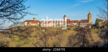 Ville du sud de l'Allemagne nommée Waldenburg le soir Banque D'Images