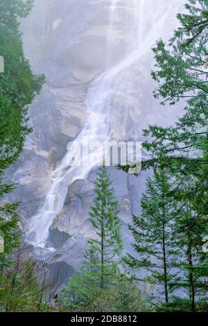 Cascade, parc provincial Shannon Falls, Colombie-Britannique, Canada Banque D'Images