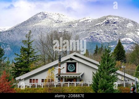 Squamish Nation Totem Hall, Squamish, Colombie-Britannique, Canada Banque D'Images