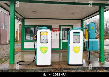 Ancienne station-service BP à Odensberg, Västra Götaland, Suède. 15 décembre 2013 © Wojciech Strozyk / Alamy stock photo Banque D'Images