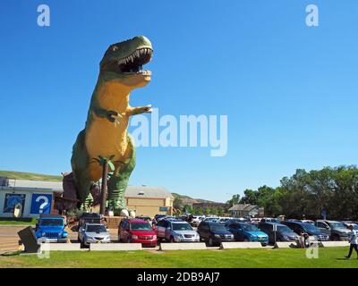 'Le plus grand dinosaure du monde' - statue de Tyrannosaurus rex à Drumheller, Alberta, Canada Banque D'Images