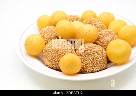 Boule de sésame frite avec pâte de citrouille Banque D'Images