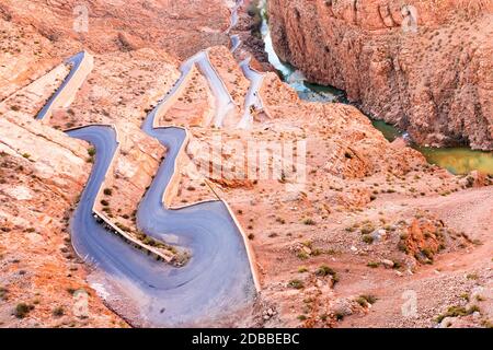 Gorges du Dadès est une belle route entre les montagnes de l'Atlas au Maroc Banque D'Images