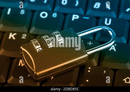 Un cadenas sur un clavier - symbole foto - enregistrer Banque D'Images