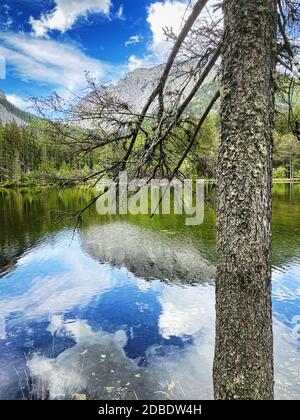 Green Lake Austria, eau de fonte dans les montagnes Banque D'Images