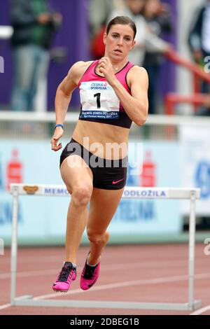 Prague, République tchèque. 10 juin 2013. Zuzana Hejnova de la République tchèque lors de la course des haies de 400 m pour femmes. *** Légende locale crédit: Slavek Ruta/ZUMA Wire/Alamy Live News Banque D'Images