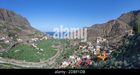 Vallée inférieure de Hermigua, la Gomera avec les maisons de Las Nuevitas Banque D'Images