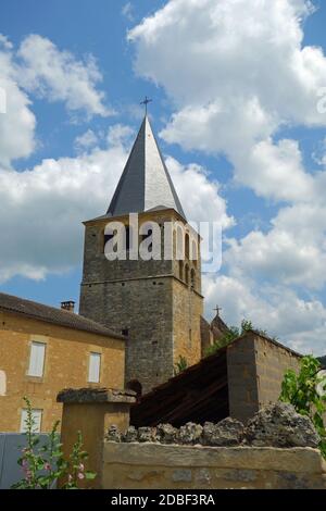 Église paroissiale de Saint-Jean-Baptiste à Saint Pompont France Banque D'Images