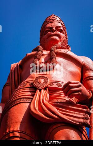 La plus haute statue du Seigneur Hanuman. Temple Jakhoo, Shimla, Himachal Pradesh, Inde Banque D'Images