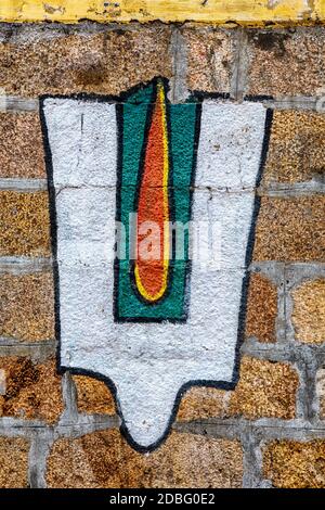 Le Dieu spirituel indien Tilak signe le symbole Vushnu sur le mur du temple hindou. Temple Sri Ranganathaswamy. Tiruchirapalli (Trichy), Tamil Nadu, Inde Banque D'Images