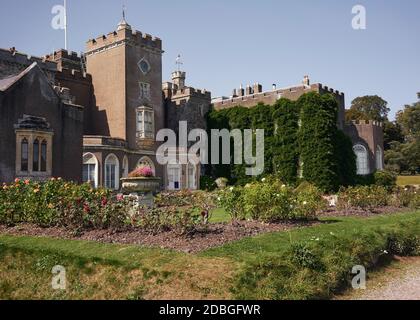 Château de Powderham, la maison familiale ancestrale du comte de Devon. Banque D'Images