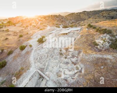 Vue aérienne du site du patrimoine mondial de l'archéologique de Larnaca, Chypre. Voir d'Khirokoitia, une ancienne archéologique néolithique préhistorique Banque D'Images