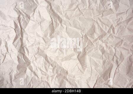 feuille vierge froissés de papier kraft gris d'emballage, texture pour le concepteur, plein cadre Banque D'Images