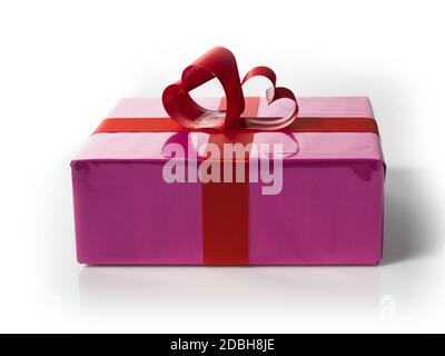 Hart rouge avec cértificat de lacets en forme sur un fond blanc Banque D'Images