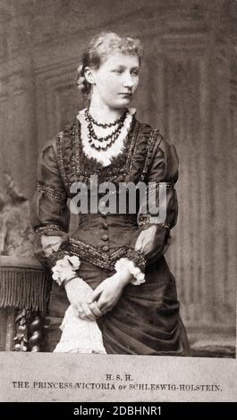 Le portrait montre la princesse Augusta Victoria du Schleswig-Holstein-Sonderburg-Augustenburg (l'impératrice d'Allemagne). Photo non datée, prise vers 1880. Banque D'Images