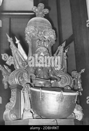 La photo montre une sculpture avec un batteur dans le Garnisonkirche à Berlin-Mitte. Photo non datée, probablement prise autour de 1930. Banque D'Images