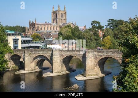 Cathédrale, vieux pont et rivière Wye, Hereford, Herefordshire, Angleterre, Royaume-Uni, Europe Banque D'Images