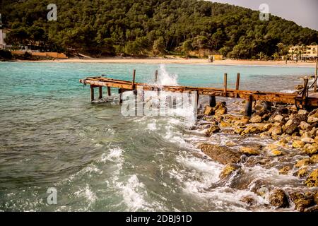 Stade d'atterrissage dans la Cala Llonga Banque D'Images