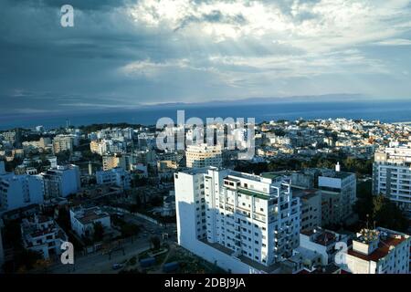 Une photographie aérienne de la ville de Tanger au Maroc. Banque D'Images