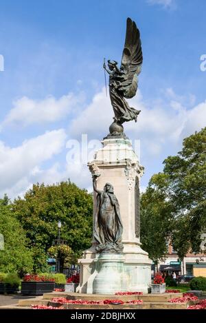 Burton on Trent War Memorial 1922, par Henry Charles Fehr Lichfield Street Gardens Burton upon Trent, Staffordshire, Angleterre, GB, UK, Europe Banque D'Images