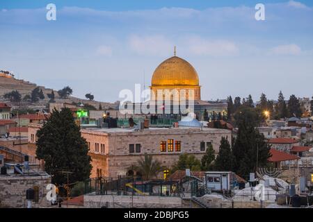 Israël, Jérusalem, vue sur le quartier Muslem vers le Dôme du Rocher Banque D'Images