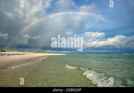 Rainbow over Beach, Gulf Islands National Seashore, Floride, États-Unis Banque D'Images