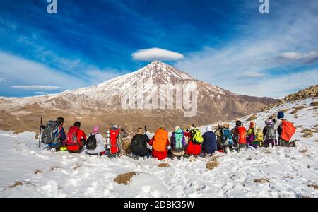 Le mont Damavand, un volcan actif, est un volcan qui est le plus haut sommet de l'Iran et le plus haut volcan de l'Asie. Banque D'Images