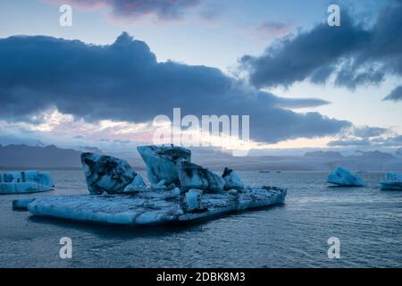 Glacier Lagoon Jökulsarlon sur l'Islande Banque D'Images