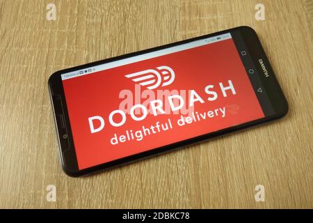 KONSKIE, POLOGNE - 21 juin 2019 : logo de la société Doordash Inc affiché sur le téléphone portable Banque D'Images