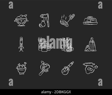 Outils de cuisine craie icônes blanches sur fond noir Illustration de Vecteur