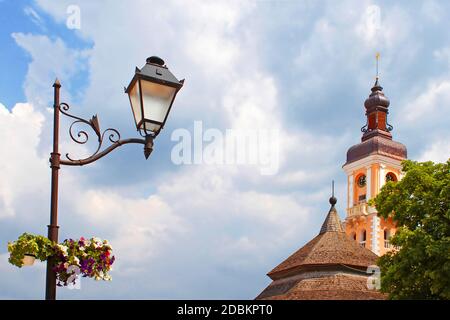 Lanterne et hôtel de ville à Kamianets-Podilskyi, Ukraine Banque D'Images