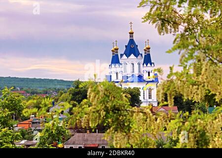 Cathédrale Saint-Georges au coucher du soleil à Kamianets-Podilskyi, Ukraine Banque D'Images