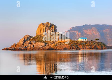 Vue sur la petite île Kastri près de Kos, Grèce Banque D'Images