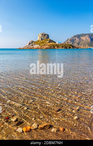 Vue sur la petite île Kastri près de Kos, Grèce Banque D'Images