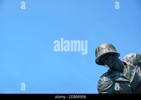 Détail d'un soldat dans la grande sculpture en bronze Iwo Jima sur le site du US Marine corps War Memorial à Rosslyn, Arlington, Virginie. Banque D'Images