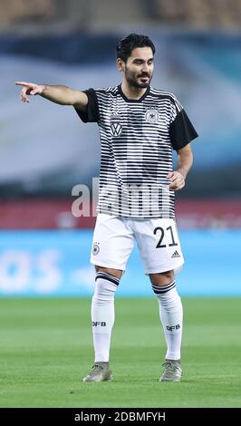 Séville, espagnole. 17 novembre 2020. Ilkay Guendogan (Allemagne) s'échauffe avant le match. GES/Soccer/UEFA Nations League: Espagne - Allemagne, 11/17/2020 football/Soccer: UEFA Nations League: Espagne contre Allemagne, Séville, 17 novembre 2020 | usage dans le monde crédit: dpa/Alay Live News Banque D'Images