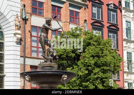 Fontaine Neptunes du XVIIe siècle à Gdansk, l'un des monuments les plus distinctifs de la ville Banque D'Images