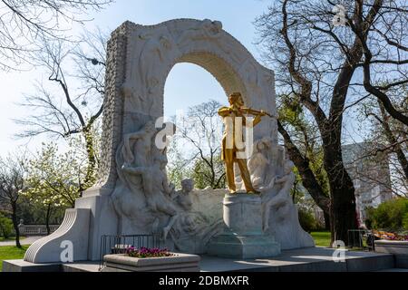 Monument Johann Strauss, monument Golden Strauss d'Edmund Hellmer à Stadtpark, Vienne, Autriche, Banque D'Images