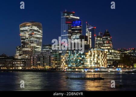The City of London at Night, Londres Angleterre Royaume-Uni Banque D'Images