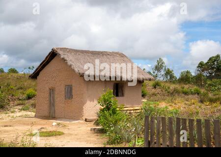 Une maison typique des habitants de l'île de Madagascar Banque D'Images