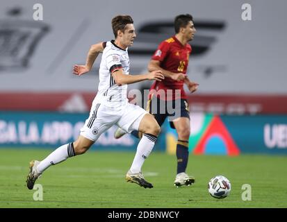 Séville, espagnole. 17 novembre 2020. Une seule action, découper Florian Neuhaus (Allemagne). GES/Soccer/UEFA Nations League: Espagne - Allemagne, 11/17/2020 football/Soccer: UEFA Nations League: Espagne contre Allemagne, Séville, 17 novembre 2020 | usage dans le monde crédit: dpa/Alay Live News Banque D'Images