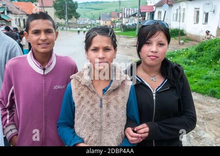 5/16/2018. Lomnicka, Slovaquie. Communauté ROM au cœur de la Slovaquie, vivant dans des conditions horribles. Portrait de l'adolescent. Banque D'Images