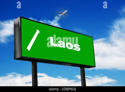 panneau de voyage sur le ciel bleu Banque D'Images