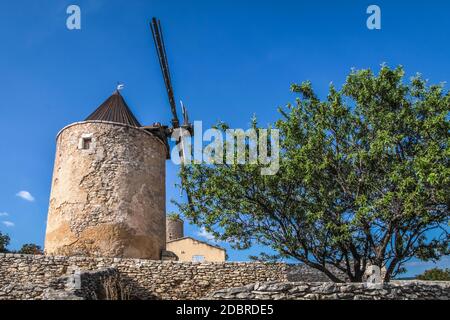 Ancien moulin à vent de Saint-Saturnin-les-Apt, Provence, France Banque D'Images