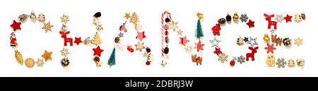 Décoration de Noël colorée lettre bâtiment Anglais Word change. Décoration de fête comme le sapin de Noël, l'étoile et le bal. Arrière-plan isolé blanc Banque D'Images